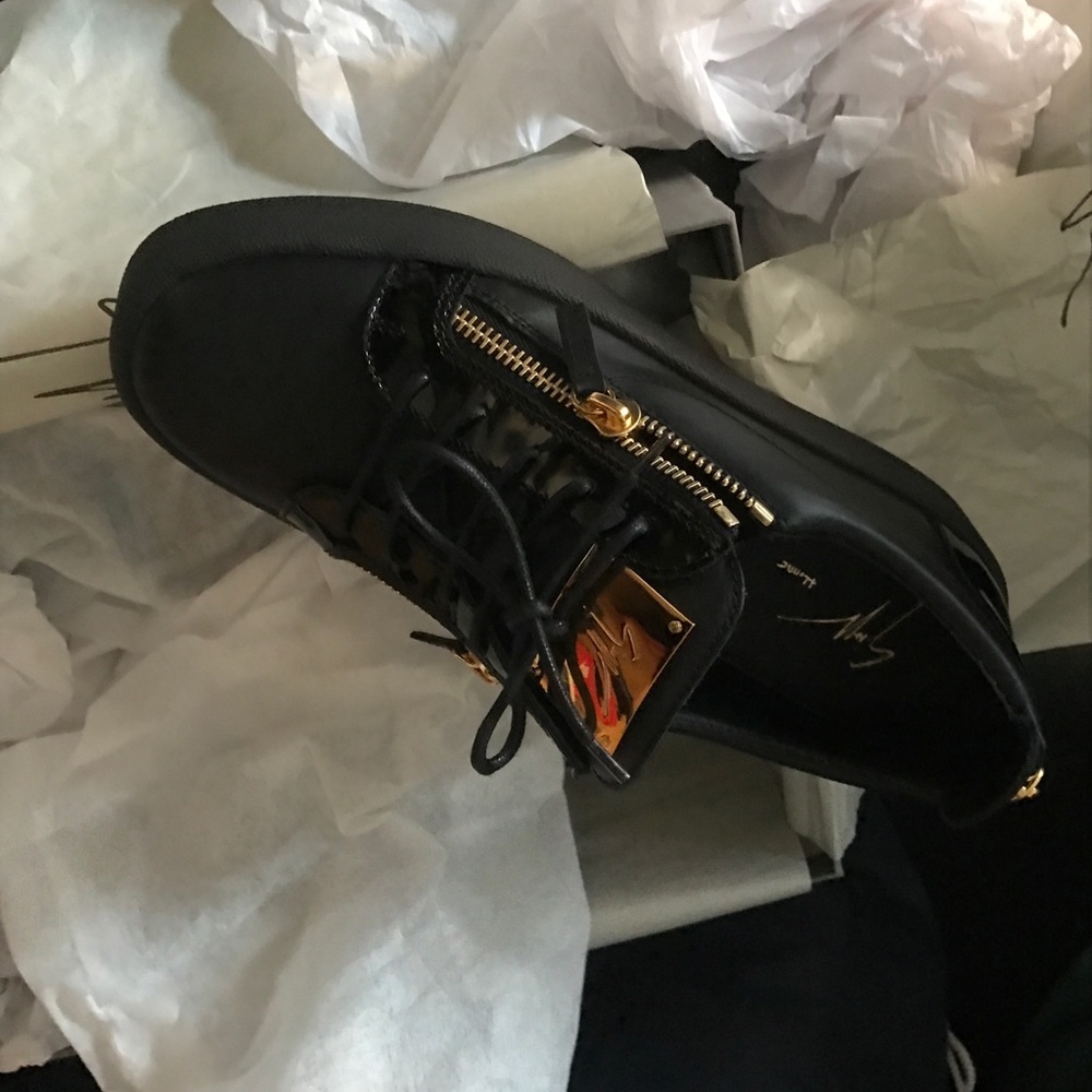 Never worn